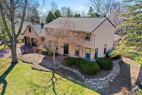 2571 S Trillium Cir, Green Bay, WI 54313
