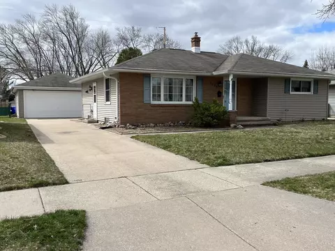 1225 E Lindbergh St, Appleton, WI 54911