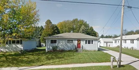 2814 Jackson St, Two Rivers, WI 54241