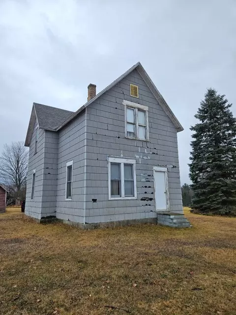 e560 County Road 374, Carney, MI 49812