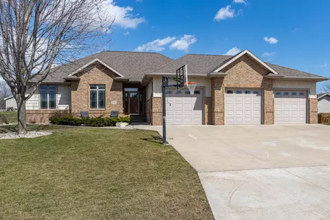 2040 Sweetbriar Ln, Menasha, WI 54952