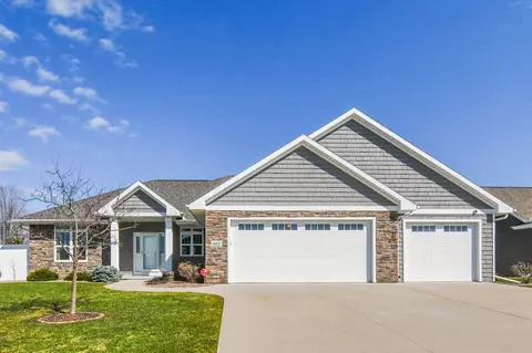 423 Kristy Lee Ct, Green Bay, WI 54311