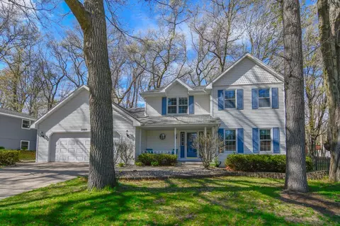 2560 Zak Ln, Green Bay, WI 54304