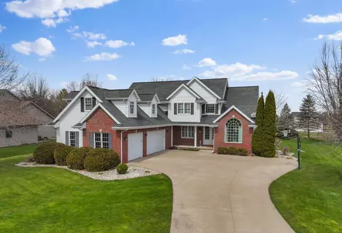 2726 Leila Mae Ln, Oshkosh, WI 54904