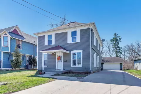 421 Dixon St, Kaukauna, WI 54130