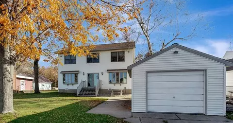 8540 Herbst Rd, Winneconne, WI 54986