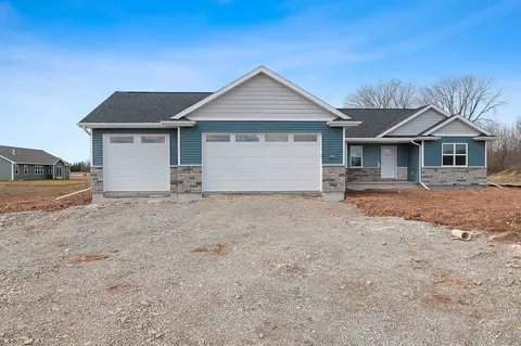 2595 N Stellita Cir, De Pere, WI 54115