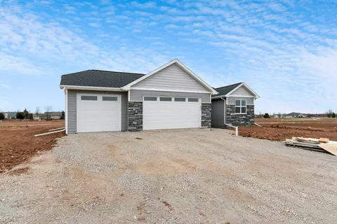 W7016 Jaclyn Lane, Greenville, WI 54942