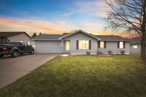 2532 Pecan St, Green Bay, WI 54311