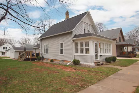 303 Park St, Kaukauna, WI 54130