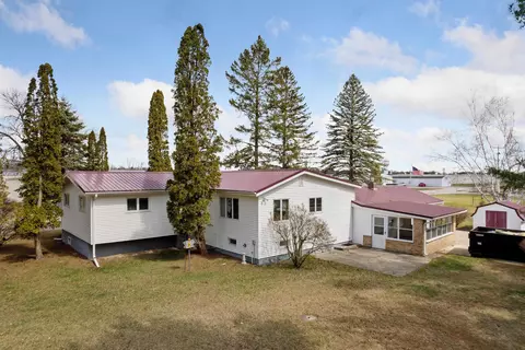 209 Mott St, Oconto, WI 54153