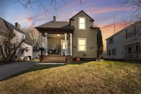 507 S 27th St, Manitowoc, WI 54220