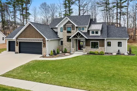 614 Sunset Rdg, Green Bay, WI 54313