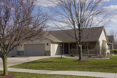1394 Eastwind Ln, Fond Du Lac, WI 54937