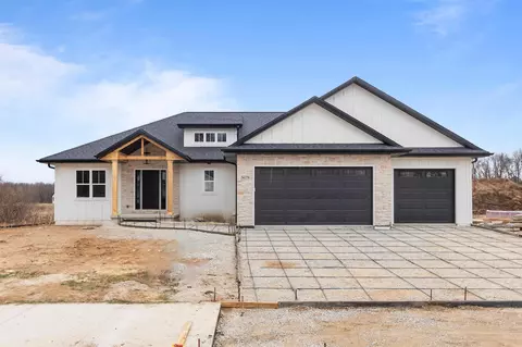 3679 Folkestone Dr, Green Bay, WI 54313