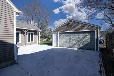 Exterior - 506 E Lindbergh St, Appleton, WI 54911 photo 4 of 10