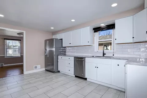 Kitchen - 506 E Lindbergh St, Appleton, WI 54911 photo 1 of 3