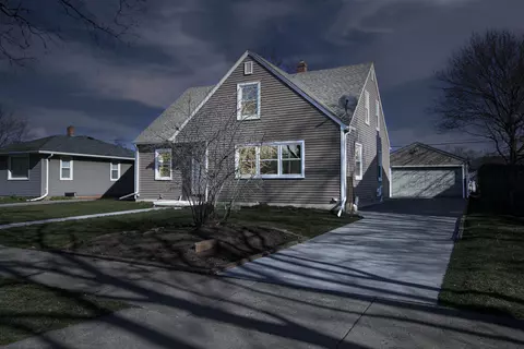 Exterior - 506 E Lindbergh St, Appleton, WI 54911 photo 10 of 10