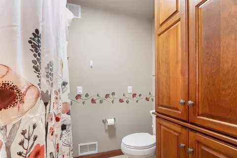 Bath - 3116 E Canvasback Ln, Appleton, WI 54913 photo 8 of 9