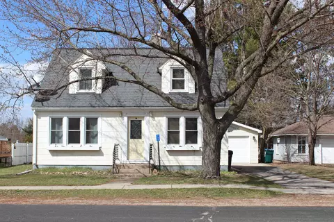 747 Maple Ave, Wild Rose, WI 54984