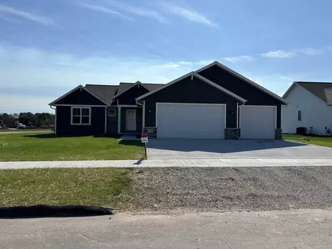 W5807 Edgewood Drive, Menasha, WI 54952