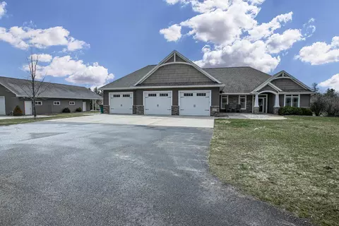n1173 County Road W, Fremont, WI 54940