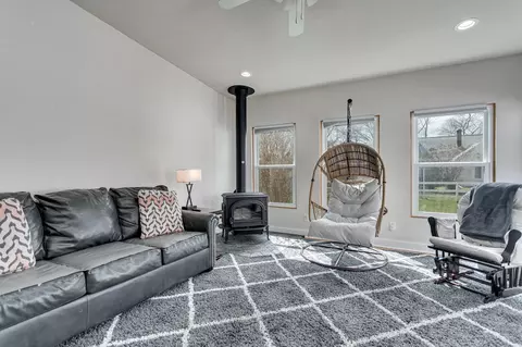Living - 419 E Pershing St, Appleton, WI 54911 photo 5 of 8