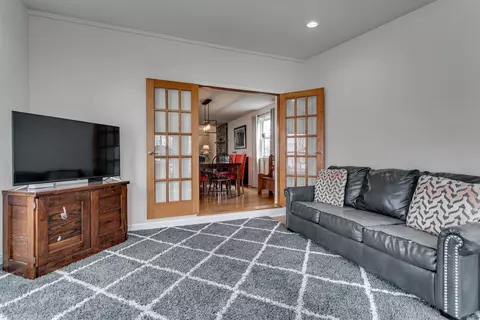 Living - 419 E Pershing St, Appleton, WI 54911 photo 6 of 8
