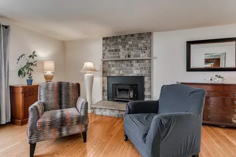 Living - 419 E Pershing St, Appleton, WI 54911 photo 3 of 8