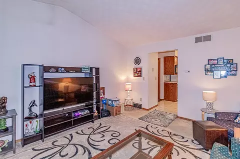 Living - 1338 W Weiland Ln, Appleton, WI 54914 photo 3 of 4