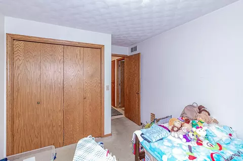 Bedroom - 1338 W Weiland Ln, Appleton, WI 54914 photo 6 of 6