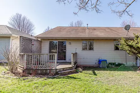 Exterior - 1338 W Weiland Ln, Appleton, WI 54914 photo 7 of 10