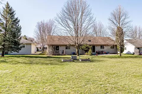 Exterior - 1338 W Weiland Ln, Appleton, WI 54914 photo 9 of 10