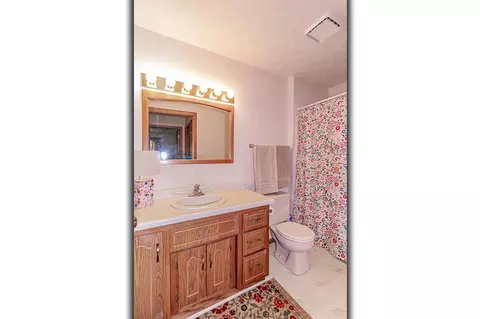 Bath - 1338 W Weiland Ln, Appleton, WI 54914 photo 1 of 5