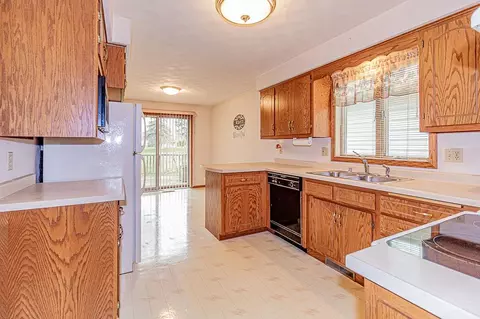 Kitchen - 1338 W Weiland Ln, Appleton, WI 54914 photo 2 of 5