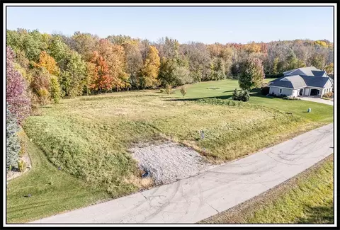 w9008 Forest Ridge Drive #5, Hortonville, WI 54944