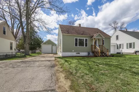 3917 13th St, Menominee, MI 49858