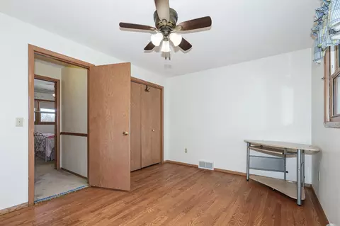 Bedroom - 913 E Pershing St, Appleton, WI 54911 photo 6 of 8