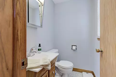 Bath - 913 E Pershing St, Appleton, WI 54911 photo 2 of 3
