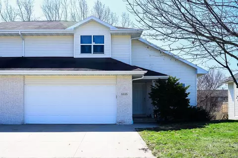 5325 Brookview Dr, Appleton, WI 54913