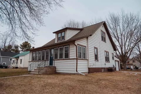 1003 S Weed St, Shawano, WI 54166