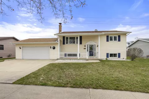 563 Homestead Trl, Kimberly, WI 54136