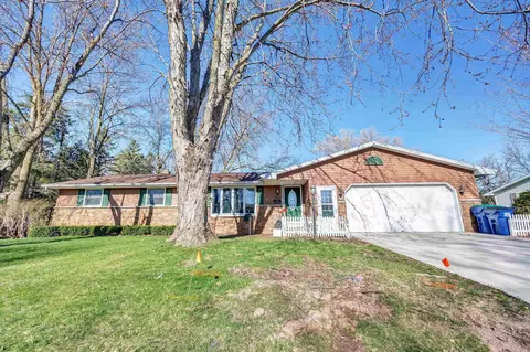 217 3rd St, Luxemburg, WI 54217