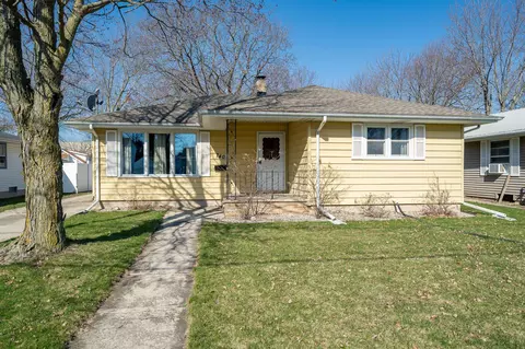 740 Warsaw St, Menasha, WI 54952