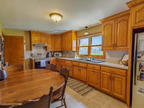 339 High St, Wrightstown, WI 54180 photo 4