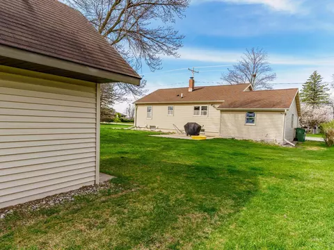 339 High St, Wrightstown, WI 54180 photo 13