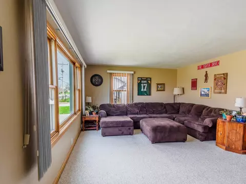 339 High St, Wrightstown, WI 54180 photo 5