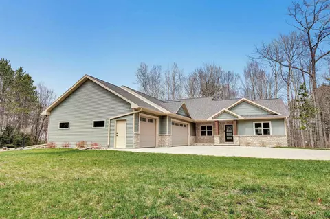 4925 Pine Ln, Green Bay, WI 54313