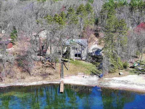 w5041 Lakewood Court, Waupaca, WI 54981
