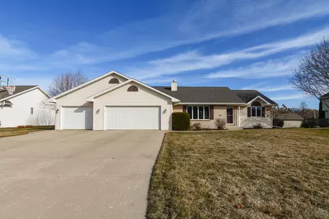 2884 Steamboat Springs Run, Green Bay, WI 54313